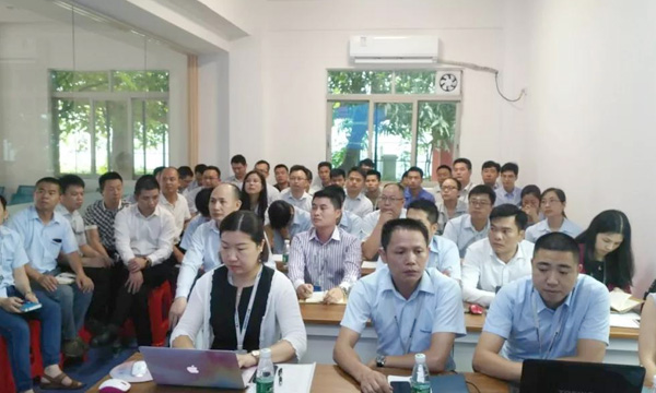 聚焦目的，，，，，，全力以赴——2018年bevictor伟德官网年中聚会圆满举行